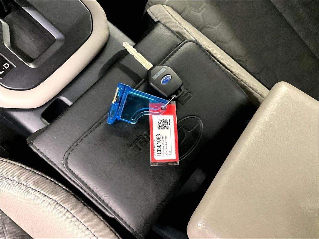 2025 Subaru Forester Base