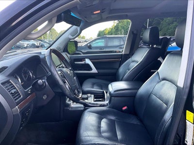 2016 Toyota Land Cruiser Base
