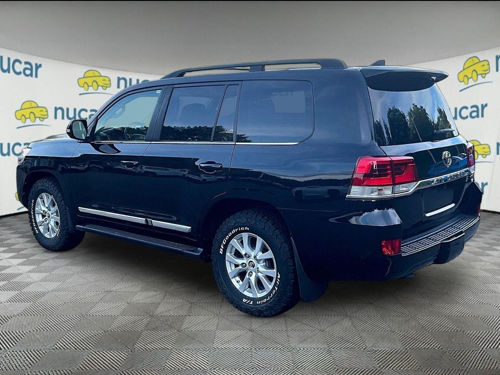 2016 Toyota Land Cruiser Base