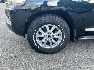 2016 Toyota Land Cruiser Base