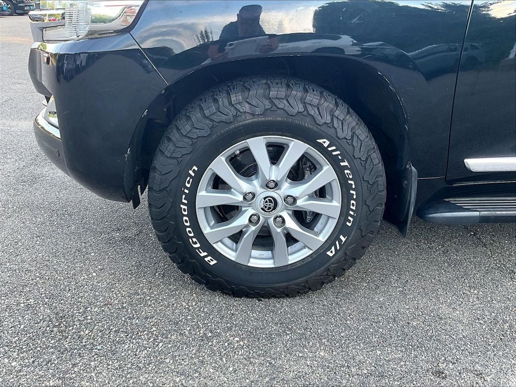 2016 Toyota Land Cruiser Base